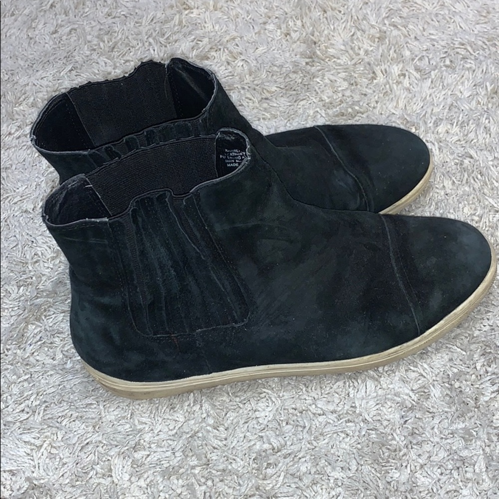 Steve madden suade slip on sneakers